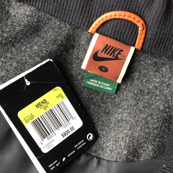 NWT Nike Men’s Varsity Jacket w/ Zip-In Hood. - Picture 5 of 6